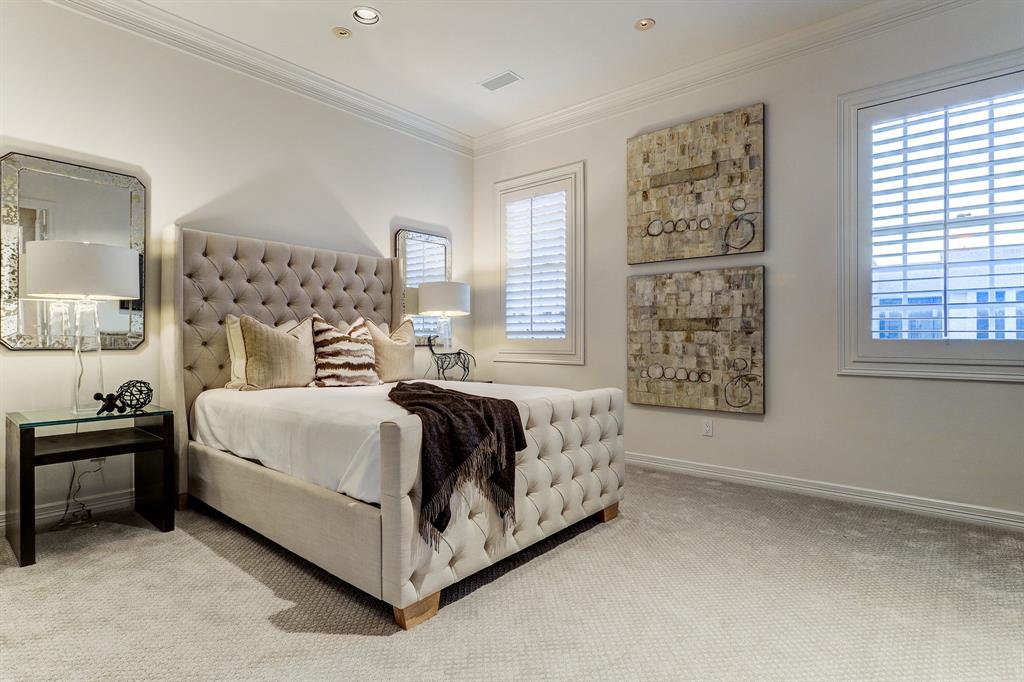 14 3 Eaton Square, Houston, Texas 77027, 3 Bedrooms Bedrooms, 10 Rooms Rooms,5 BathroomsBathrooms,Single-family,For Sale,Eaton,66322726