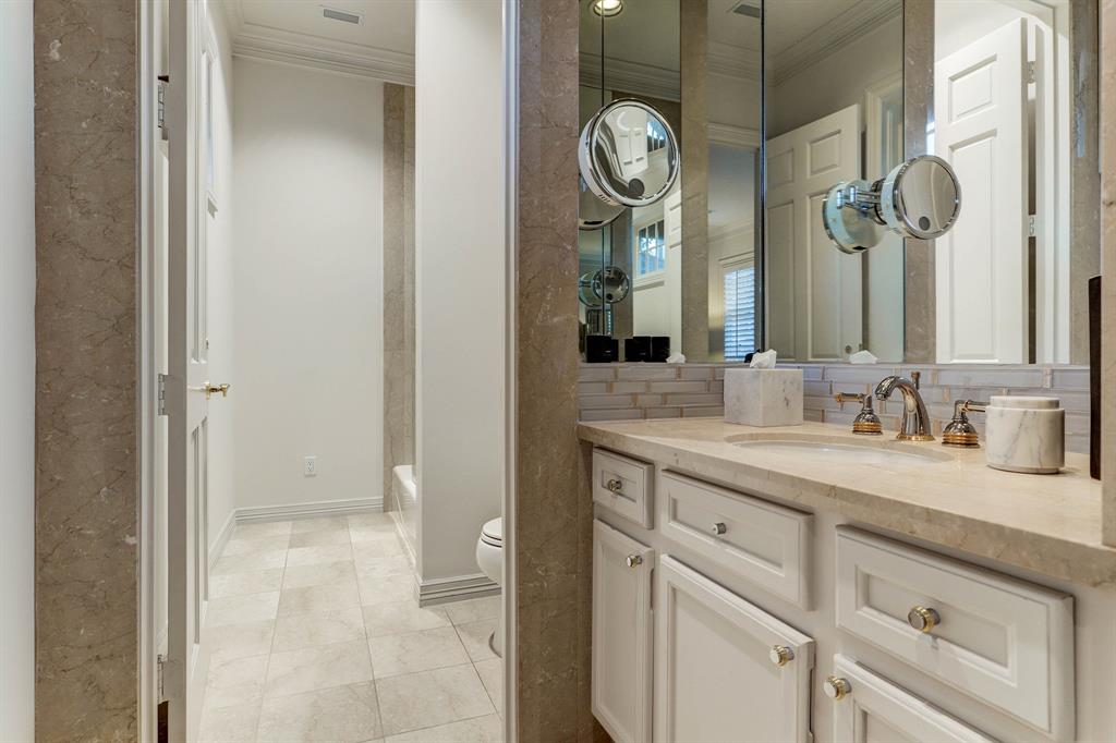 14 3 Eaton Square, Houston, Texas 77027, 3 Bedrooms Bedrooms, 10 Rooms Rooms,5 BathroomsBathrooms,Single-family,For Sale,Eaton,66322726