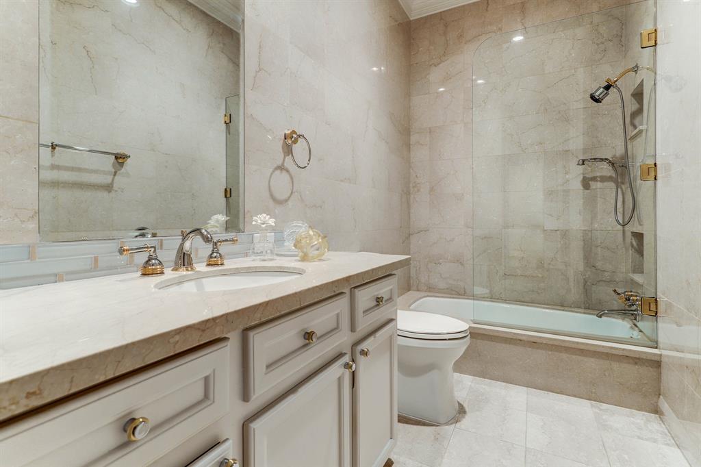 14 3 Eaton Square, Houston, Texas 77027, 3 Bedrooms Bedrooms, 10 Rooms Rooms,5 BathroomsBathrooms,Single-family,For Sale,Eaton,66322726