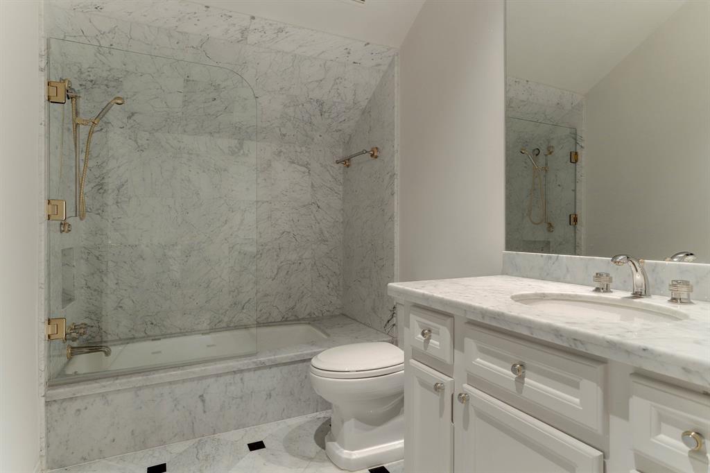 14 3 Eaton Square, Houston, Texas 77027, 3 Bedrooms Bedrooms, 10 Rooms Rooms,5 BathroomsBathrooms,Single-family,For Sale,Eaton,66322726