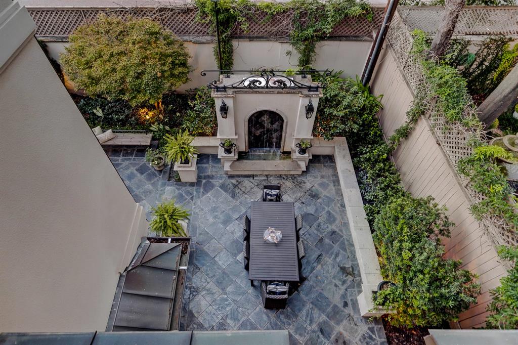 14 3 Eaton Square, Houston, Texas 77027, 3 Bedrooms Bedrooms, 10 Rooms Rooms,5 BathroomsBathrooms,Single-family,For Sale,Eaton,66322726