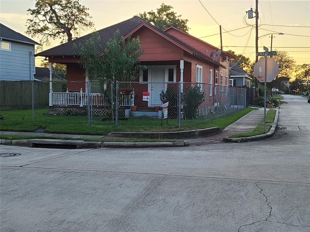 1111 1 Enid Street, Houston, Texas 77009, 3 Bedrooms Bedrooms, 5 Rooms Rooms,3 BathroomsBathrooms,Single-family,For Sale,Enid,94766798