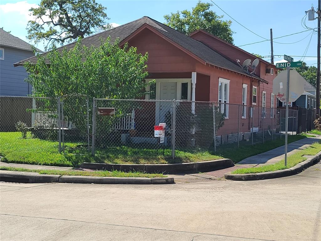 1111 1 Enid Street, Houston, Texas 77009, 3 Bedrooms Bedrooms, 5 Rooms Rooms,3 BathroomsBathrooms,Single-family,For Sale,Enid,94766798