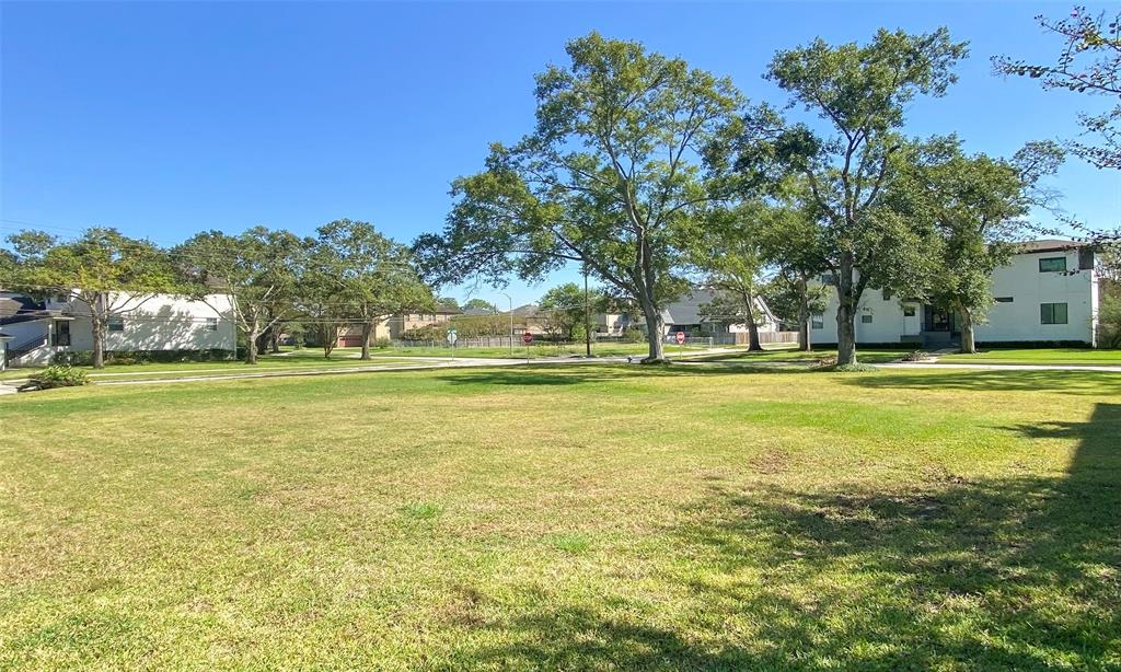 5002 Glenmeadow Drive, Houston, Texas 77096, ,Lots,For Sale,Glenmeadow,32664897