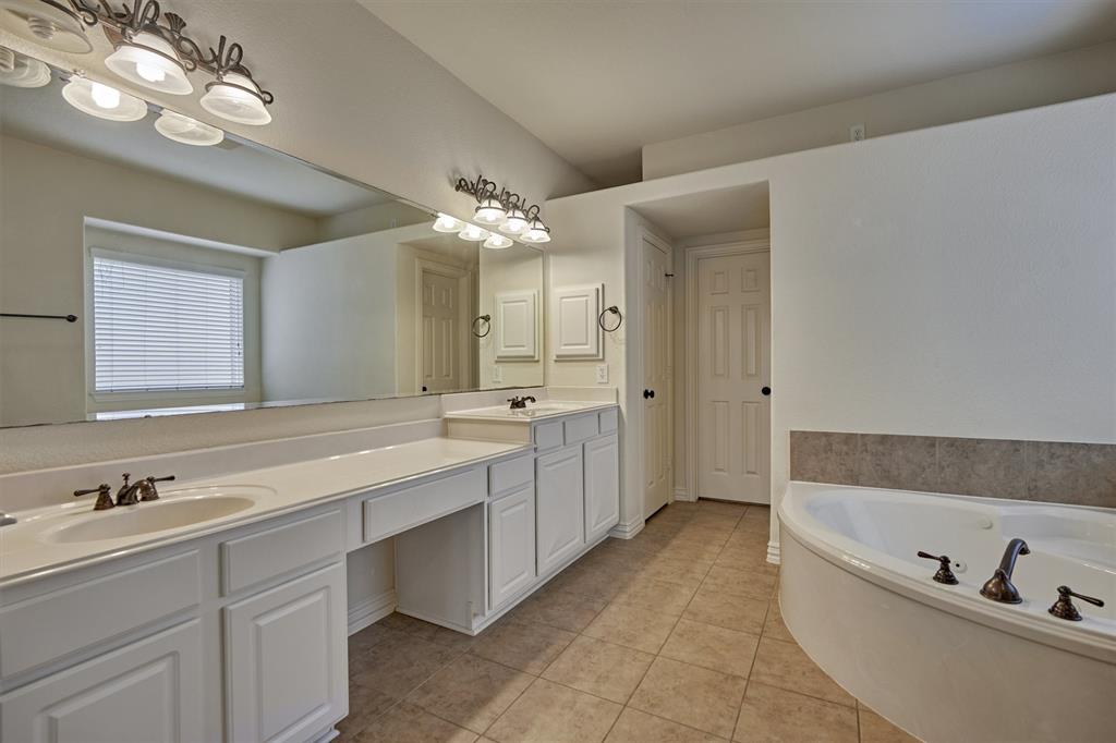 6 2 Scribewood Circle, The Woodlands, Texas 77382, 4 Bedrooms Bedrooms, 17 Rooms Rooms,4 BathroomsBathrooms,Single-family,For Sale,Scribewood,66303888