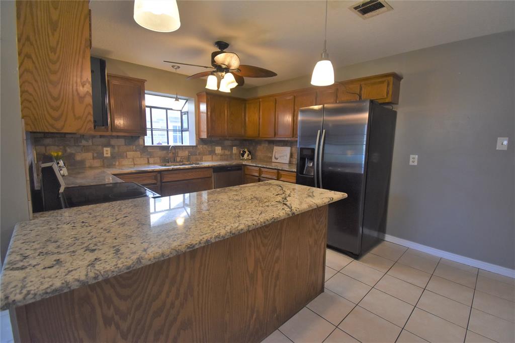 4009 2 Fatta Drive, Dickinson, Texas 77539, 3 Bedrooms Bedrooms, 6 Rooms Rooms,2 BathroomsBathrooms,Single-family,For Sale,Fatta,85421220