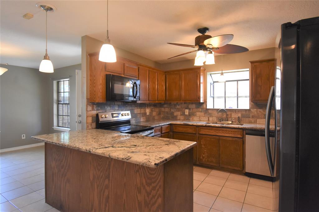 4009 2 Fatta Drive, Dickinson, Texas 77539, 3 Bedrooms Bedrooms, 6 Rooms Rooms,2 BathroomsBathrooms,Single-family,For Sale,Fatta,85421220