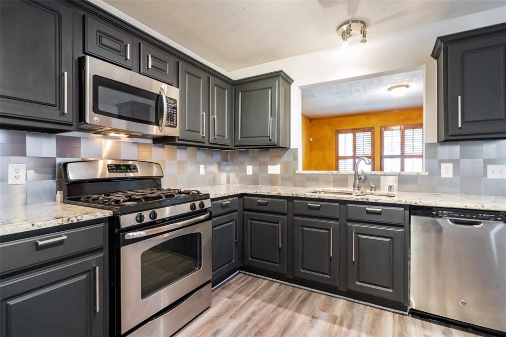 1209 2 Ruthven Street, Houston, Texas 77019, 2 Bedrooms Bedrooms, 2 Rooms Rooms,2 BathroomsBathrooms,Single-family,For Sale,Ruthven,80318102