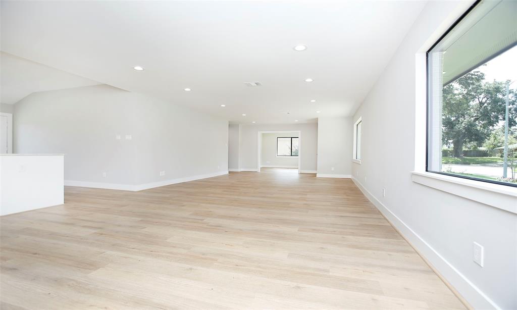 1810 1 Foxwood Road, Houston, Texas 77008, 3 Bedrooms Bedrooms, 8 Rooms Rooms,2 BathroomsBathrooms,Single-family,For Sale,Foxwood,75284733
