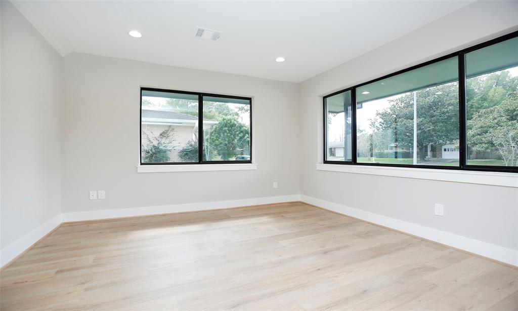 1810 1 Foxwood Road, Houston, Texas 77008, 3 Bedrooms Bedrooms, 8 Rooms Rooms,2 BathroomsBathrooms,Single-family,For Sale,Foxwood,75284733