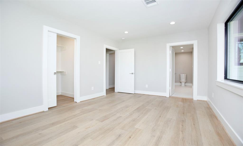 1810 1 Foxwood Road, Houston, Texas 77008, 3 Bedrooms Bedrooms, 8 Rooms Rooms,2 BathroomsBathrooms,Single-family,For Sale,Foxwood,75284733