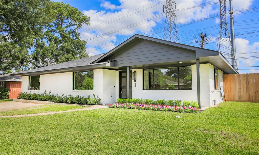 1810 1 Foxwood Road, Houston, Texas 77008, 3 Bedrooms Bedrooms, 8 Rooms Rooms,2 BathroomsBathrooms,Single-family,For Sale,Foxwood,75284733