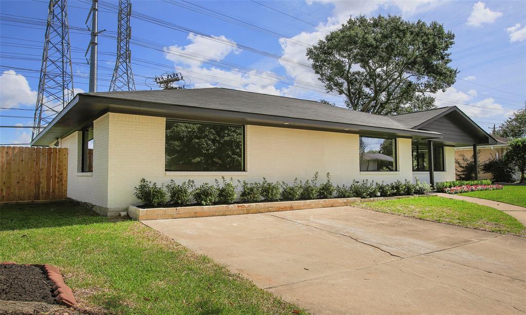 1810 1 Foxwood Road, Houston, Texas 77008, 3 Bedrooms Bedrooms, 8 Rooms Rooms,2 BathroomsBathrooms,Single-family,For Sale,Foxwood,75284733