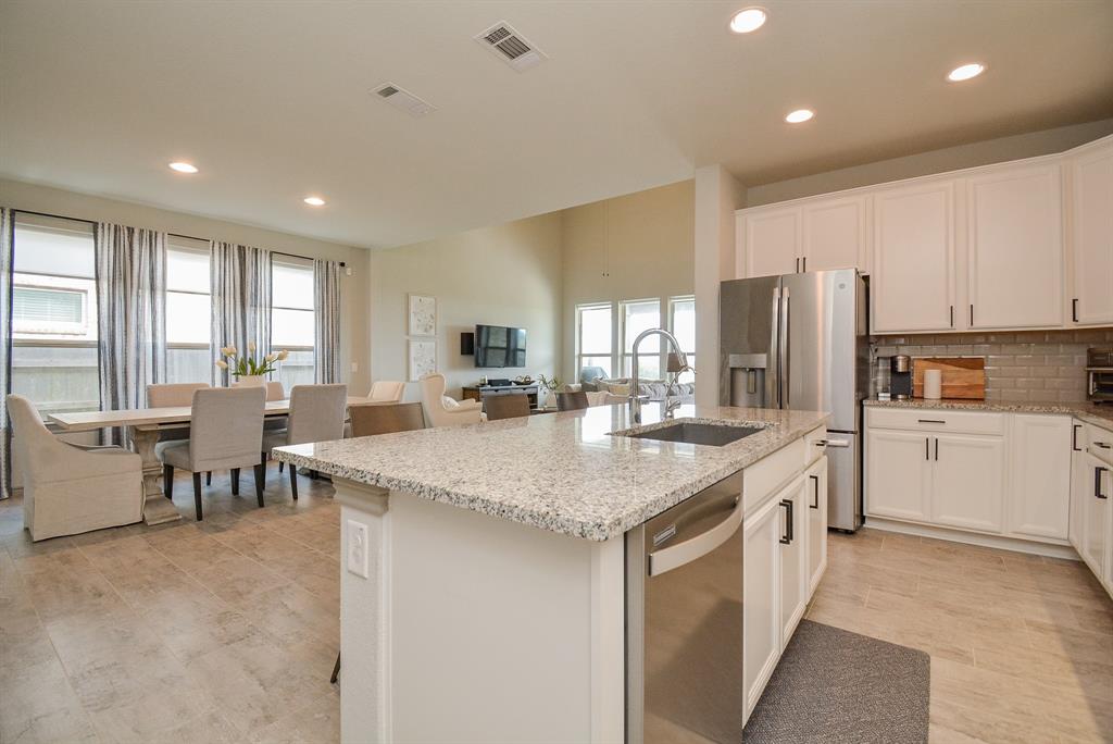 23811 2 Northwood Terrace Lane, Katy, Texas 77493, 5 Bedrooms Bedrooms, 9 Rooms Rooms,3 BathroomsBathrooms,Single-family,For Sale,Northwood Terrace,79662109