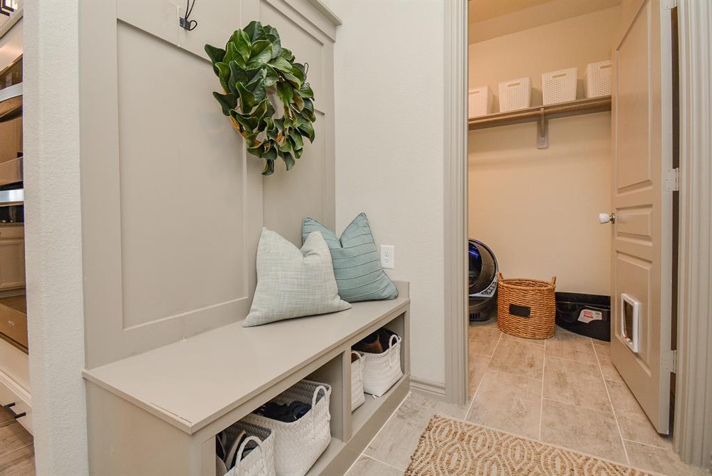 23811 2 Northwood Terrace Lane, Katy, Texas 77493, 5 Bedrooms Bedrooms, 9 Rooms Rooms,3 BathroomsBathrooms,Single-family,For Sale,Northwood Terrace,79662109