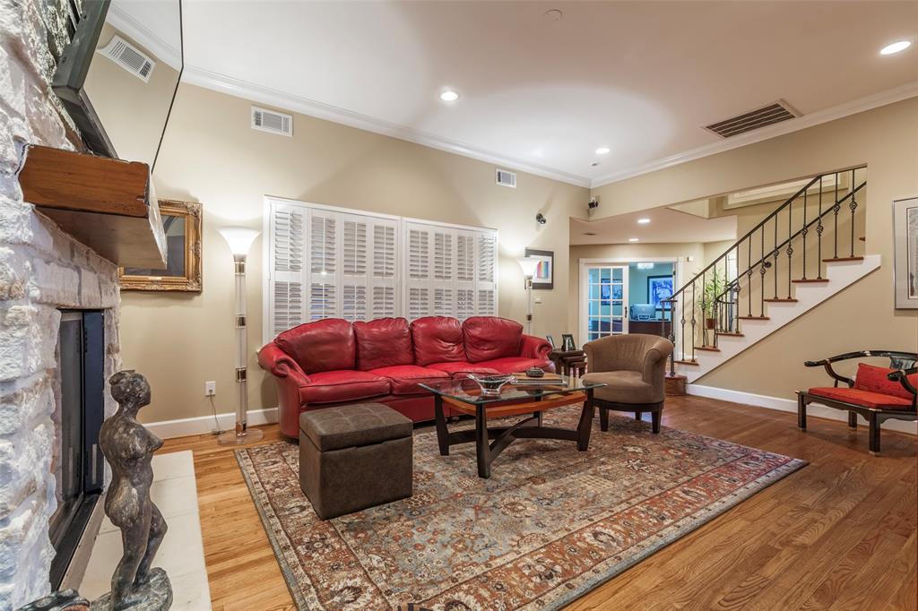 3115 2 Conway Street, Houston, Texas 77025, 5 Bedrooms Bedrooms, 17 Rooms Rooms,3 BathroomsBathrooms,Single-family,For Sale,Conway,59204090