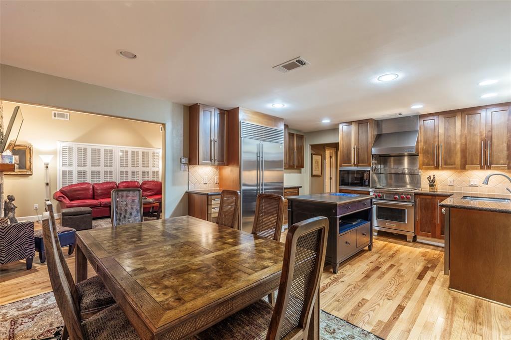 3115 2 Conway Street, Houston, Texas 77025, 5 Bedrooms Bedrooms, 17 Rooms Rooms,3 BathroomsBathrooms,Single-family,For Sale,Conway,59204090