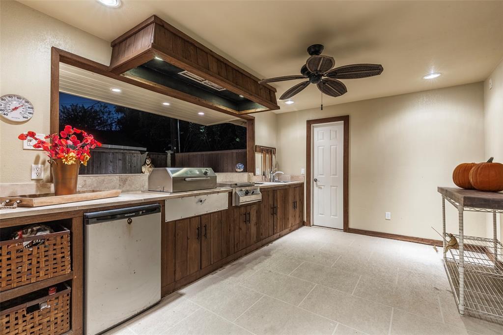 3115 2 Conway Street, Houston, Texas 77025, 5 Bedrooms Bedrooms, 17 Rooms Rooms,3 BathroomsBathrooms,Single-family,For Sale,Conway,59204090