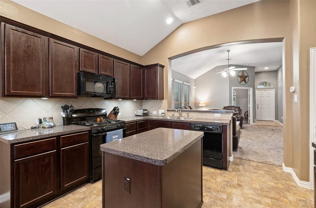 3815 Hunters Trail