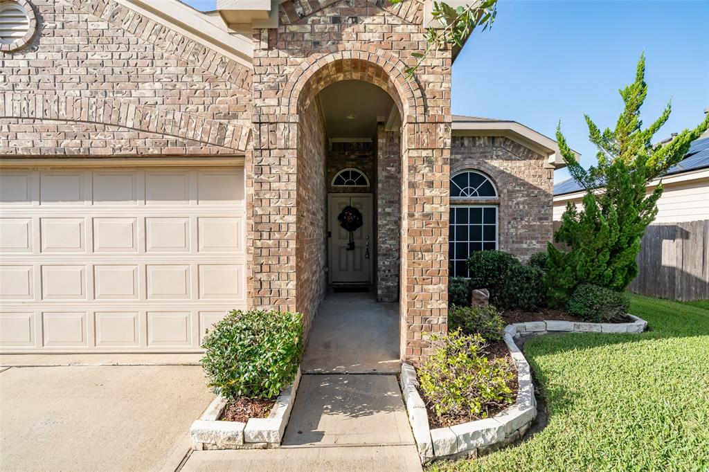 3815 Hunters Trail