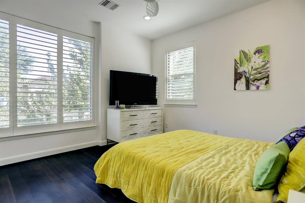 411 3 Reinicke Street, Houston, Texas 77007, 3 Bedrooms Bedrooms, 7 Rooms Rooms,3 BathroomsBathrooms,Single-family,For Sale,Reinicke,52481905