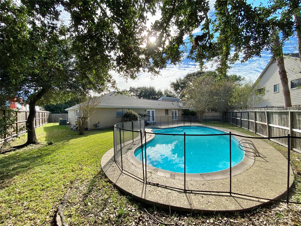 11306 1 Briar Rose Drive, Houston, Texas 77077, 4 Bedrooms Bedrooms, 4 Rooms Rooms,2 BathroomsBathrooms,Single-family,For Sale,Briar Rose,77997286