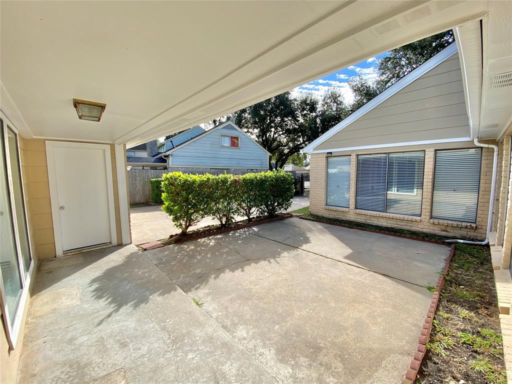 11306 1 Briar Rose Drive, Houston, Texas 77077, 4 Bedrooms Bedrooms, 4 Rooms Rooms,2 BathroomsBathrooms,Single-family,For Sale,Briar Rose,77997286