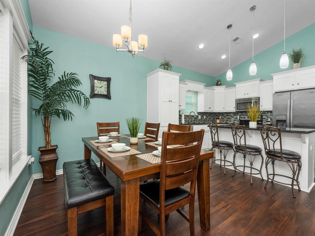 1942 1 Avenue G, Crystal Beach, Texas 77650, 3 Bedrooms Bedrooms, 6 Rooms Rooms,2 BathroomsBathrooms,Single-family,For Sale,Avenue G,69536116
