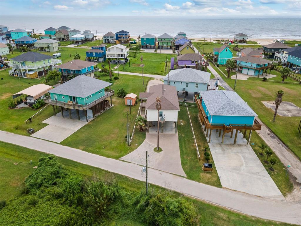 1942 1 Avenue G, Crystal Beach, Texas 77650, 3 Bedrooms Bedrooms, 6 Rooms Rooms,2 BathroomsBathrooms,Single-family,For Sale,Avenue G,69536116