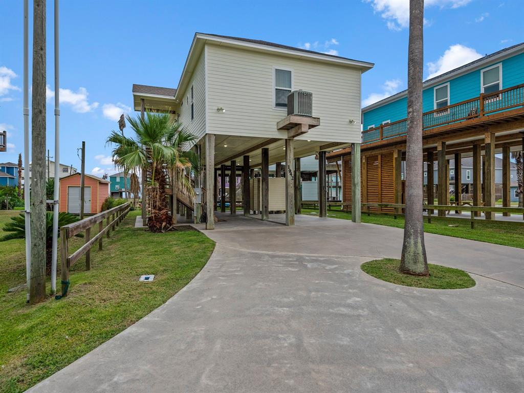 1942 1 Avenue G, Crystal Beach, Texas 77650, 3 Bedrooms Bedrooms, 6 Rooms Rooms,2 BathroomsBathrooms,Single-family,For Sale,Avenue G,69536116