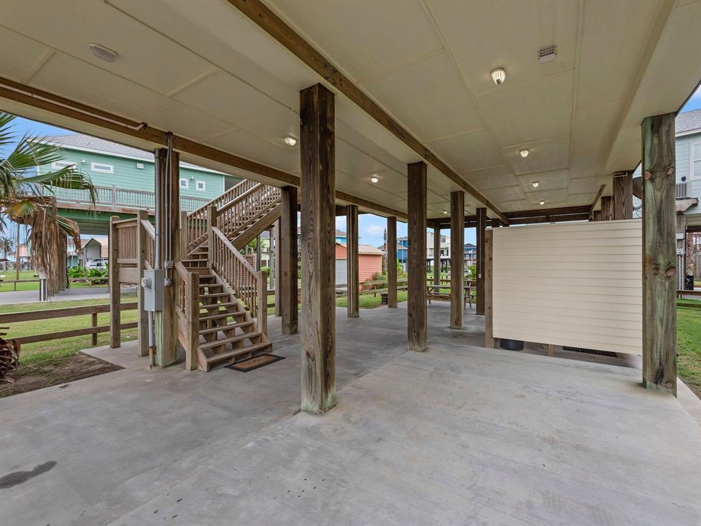 1942 1 Avenue G, Crystal Beach, Texas 77650, 3 Bedrooms Bedrooms, 6 Rooms Rooms,2 BathroomsBathrooms,Single-family,For Sale,Avenue G,69536116