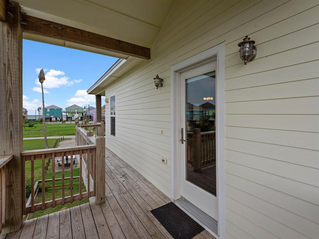 1942 1 Avenue G, Crystal Beach, Texas 77650, 3 Bedrooms Bedrooms, 6 Rooms Rooms,2 BathroomsBathrooms,Single-family,For Sale,Avenue G,69536116