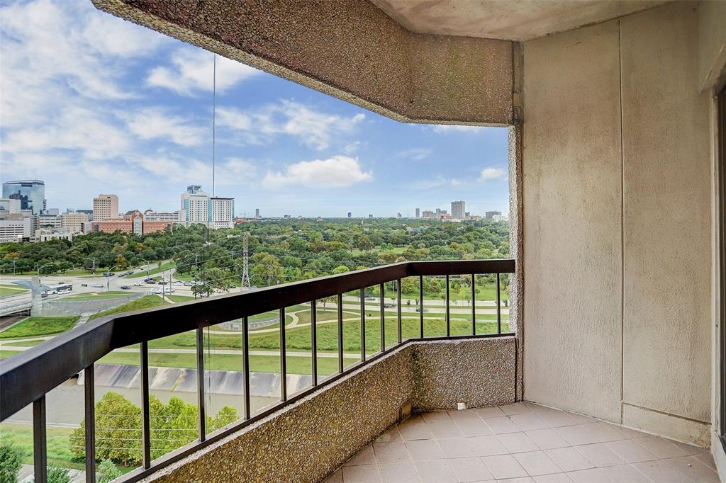 2001 Holcombe Boulevard, Houston, Texas 77030, 2 Bedrooms Bedrooms, 6 Rooms Rooms,2 BathroomsBathrooms,Mid/hi-rise Condo,For Sale,THE SPIRES,Holcombe,19658902