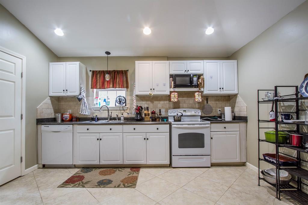 14914 2 Forest Lodge Drive, Houston, Texas 77070, 4 Bedrooms Bedrooms, 10 Rooms Rooms,4 BathroomsBathrooms,Single-family,For Sale,Forest Lodge,70277666