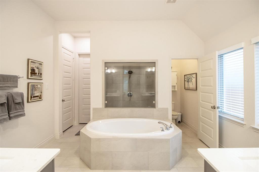 423 1 Callery Pear Court, Conroe, Texas 77304, 4 Bedrooms Bedrooms, 9 Rooms Rooms,3 BathroomsBathrooms,Single-family,For Sale,Callery Pear,70996943