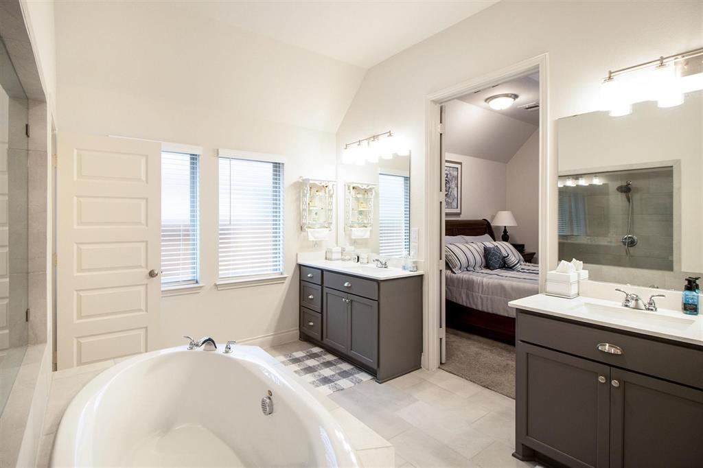 423 1 Callery Pear Court, Conroe, Texas 77304, 4 Bedrooms Bedrooms, 9 Rooms Rooms,3 BathroomsBathrooms,Single-family,For Sale,Callery Pear,70996943