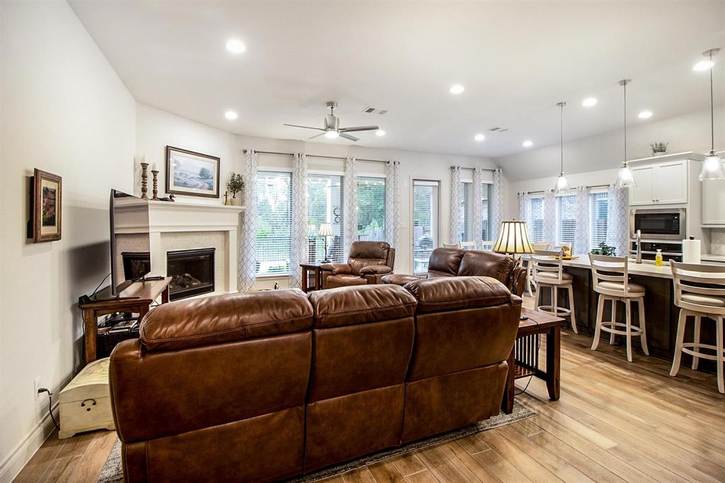 423 1 Callery Pear Court, Conroe, Texas 77304, 4 Bedrooms Bedrooms, 9 Rooms Rooms,3 BathroomsBathrooms,Single-family,For Sale,Callery Pear,70996943