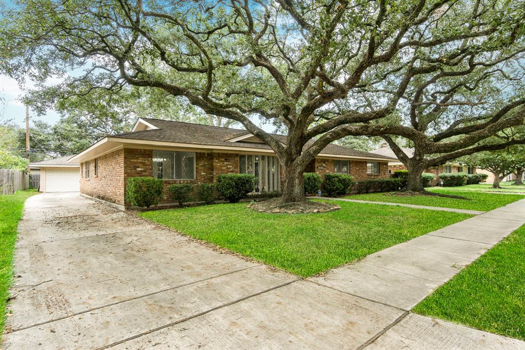 5338 1 Rutherglenn Drive, Houston, Texas 77096, 3 Bedrooms Bedrooms, 3 Rooms Rooms,2 BathroomsBathrooms,Single-family,For Sale,Rutherglenn,50061037