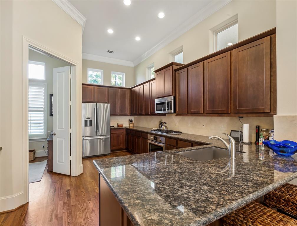 1814 3 Wrenwood Lakes, Houston, Texas 77043, 3 Bedrooms Bedrooms, 9 Rooms Rooms,3 BathroomsBathrooms,Single-family,For Sale,Wrenwood,55870805