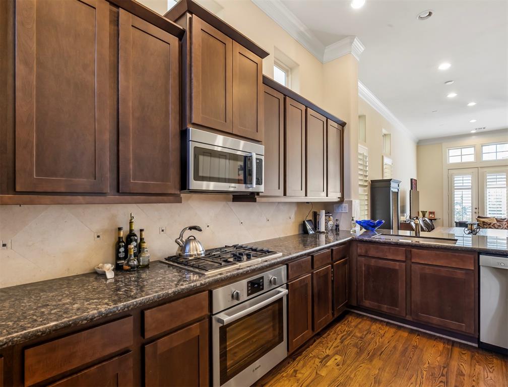 1814 3 Wrenwood Lakes, Houston, Texas 77043, 3 Bedrooms Bedrooms, 9 Rooms Rooms,3 BathroomsBathrooms,Single-family,For Sale,Wrenwood,55870805