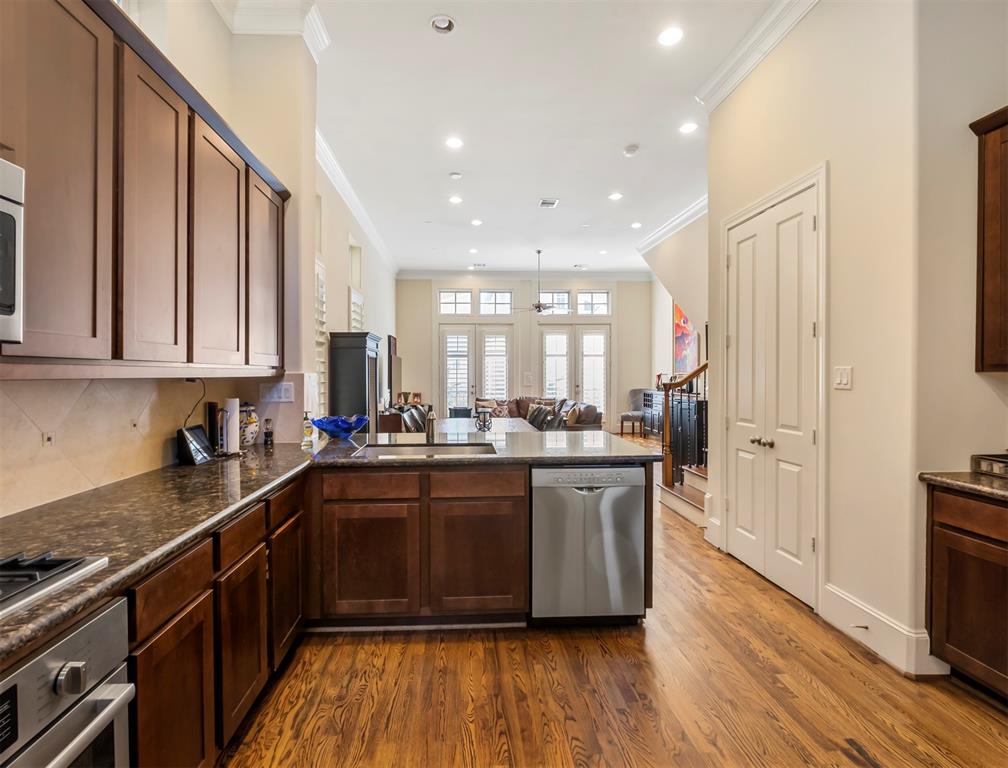1814 3 Wrenwood Lakes, Houston, Texas 77043, 3 Bedrooms Bedrooms, 9 Rooms Rooms,3 BathroomsBathrooms,Single-family,For Sale,Wrenwood,55870805