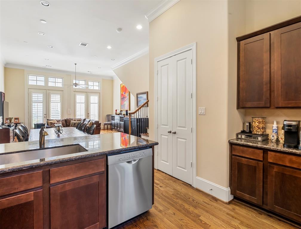 1814 3 Wrenwood Lakes, Houston, Texas 77043, 3 Bedrooms Bedrooms, 9 Rooms Rooms,3 BathroomsBathrooms,Single-family,For Sale,Wrenwood,55870805