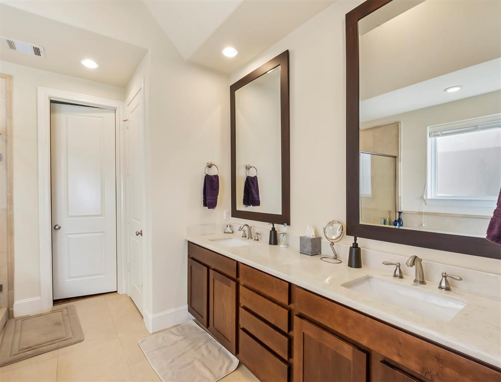 1814 3 Wrenwood Lakes, Houston, Texas 77043, 3 Bedrooms Bedrooms, 9 Rooms Rooms,3 BathroomsBathrooms,Single-family,For Sale,Wrenwood,55870805