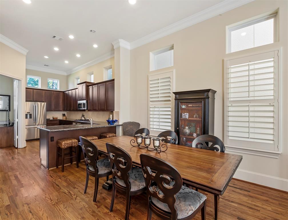1814 3 Wrenwood Lakes, Houston, Texas 77043, 3 Bedrooms Bedrooms, 9 Rooms Rooms,3 BathroomsBathrooms,Single-family,For Sale,Wrenwood,55870805