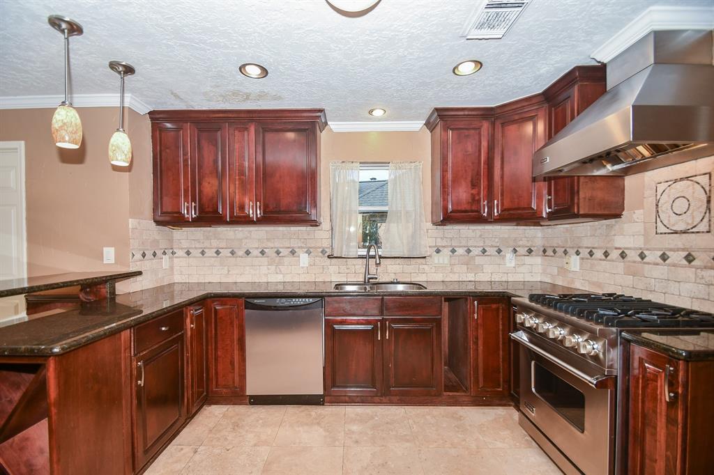 11919 2 Drexel Hill Drive, Houston, Texas 77077, 4 Bedrooms Bedrooms, 9 Rooms Rooms,2 BathroomsBathrooms,Single-family,For Sale,Drexel Hill,2221865