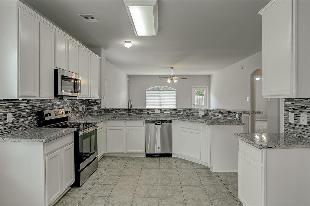 23130 Sawmill Cross Lane Spring, Texas Property is ready for move in after Nov 1. Fresh Remodel Done in 2020 with new Granite, Light Fixtures, Water Heater, Stove, Microwave , Fencing , Exterior Lights, Paint and Trim, Glass Back Splash, Plumbing Fixtures for Kitchen and Bathrooms, new granite bathroom counter tops , fans . Must see in person to appreciate the big back yard with hiking trails , parks and amenities near by. Minutes from Exxon Campus, Hewlett Packard, Woodlands!
see links in tours