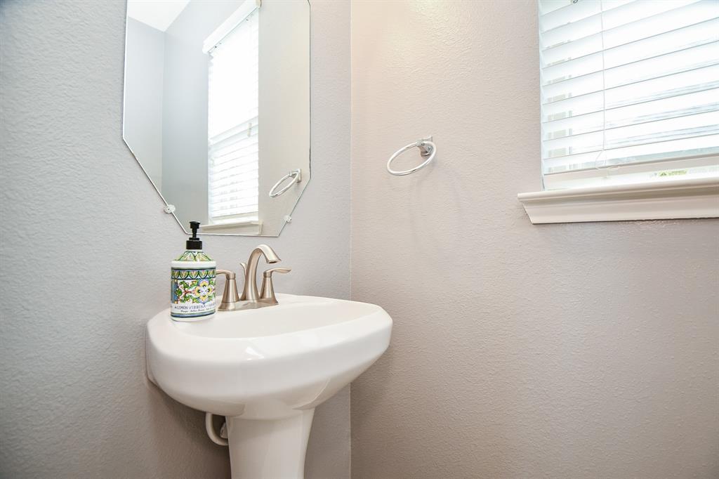 15015 2 Sunset Willow Drive, Humble, Texas 77346, 4 Bedrooms Bedrooms, 8 Rooms Rooms,3 BathroomsBathrooms,Single-family,For Sale,Sunset Willow,52902156