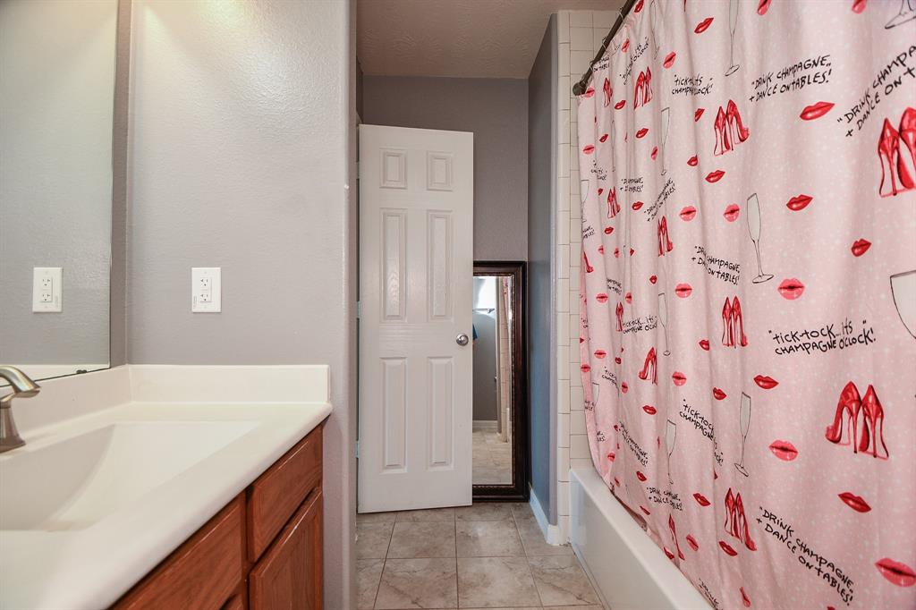 15015 2 Sunset Willow Drive, Humble, Texas 77346, 4 Bedrooms Bedrooms, 8 Rooms Rooms,3 BathroomsBathrooms,Single-family,For Sale,Sunset Willow,52902156