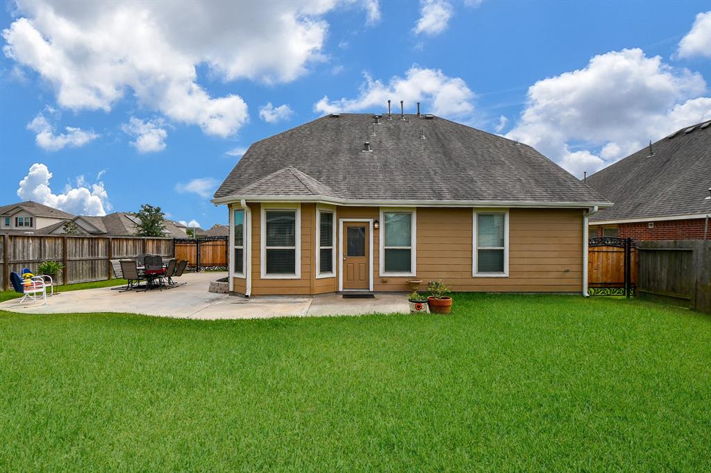 15015 2 Sunset Willow Drive, Humble, Texas 77346, 4 Bedrooms Bedrooms, 8 Rooms Rooms,3 BathroomsBathrooms,Single-family,For Sale,Sunset Willow,52902156