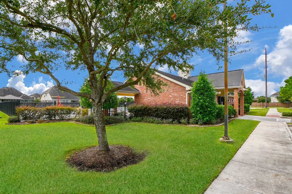 15015 2 Sunset Willow Drive, Humble, Texas 77346, 4 Bedrooms Bedrooms, 8 Rooms Rooms,3 BathroomsBathrooms,Single-family,For Sale,Sunset Willow,52902156